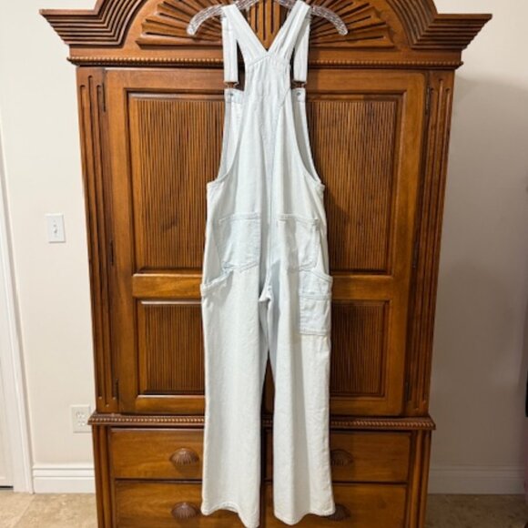 Levi's Women's Utility Carpenter Overalls Light Wash in Home Sweet Home Size M - Picture 4 of 6